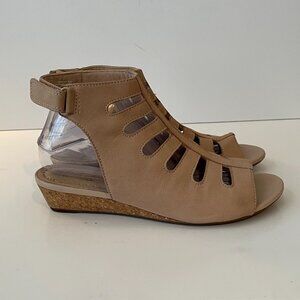 Clarks Collection Abigail Sing Blush Leather Cutout Wedge Sandals ~ 8.5W ~ EUC
